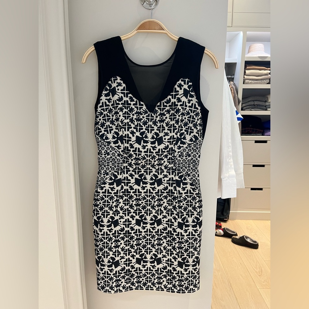 O'2nd Black and White Geometric Midi Dress
